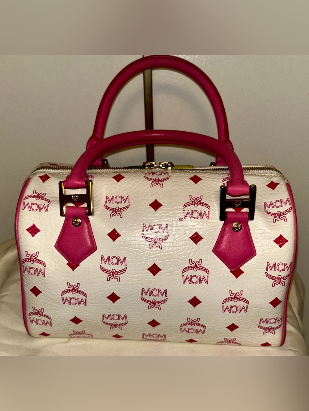 MCM Visetos Princess Lion Boston Bag. Limited Edition! - Picture 6 of 14